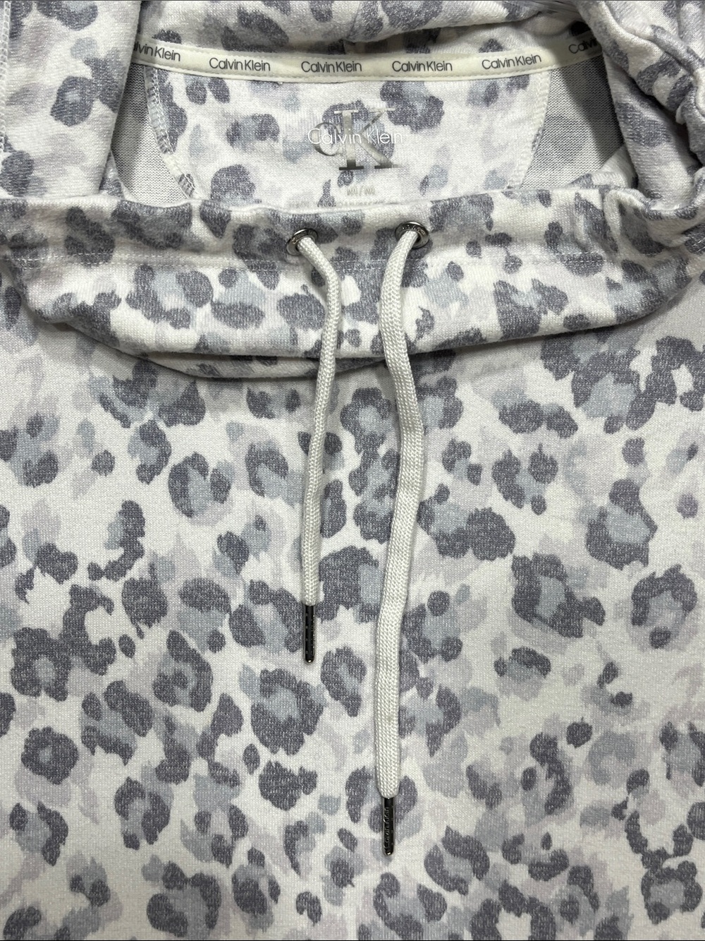 Calvin Klein Performance Gray Leopard Print Cowl‎ Neck Pullover Medium - Picture 4 of 6